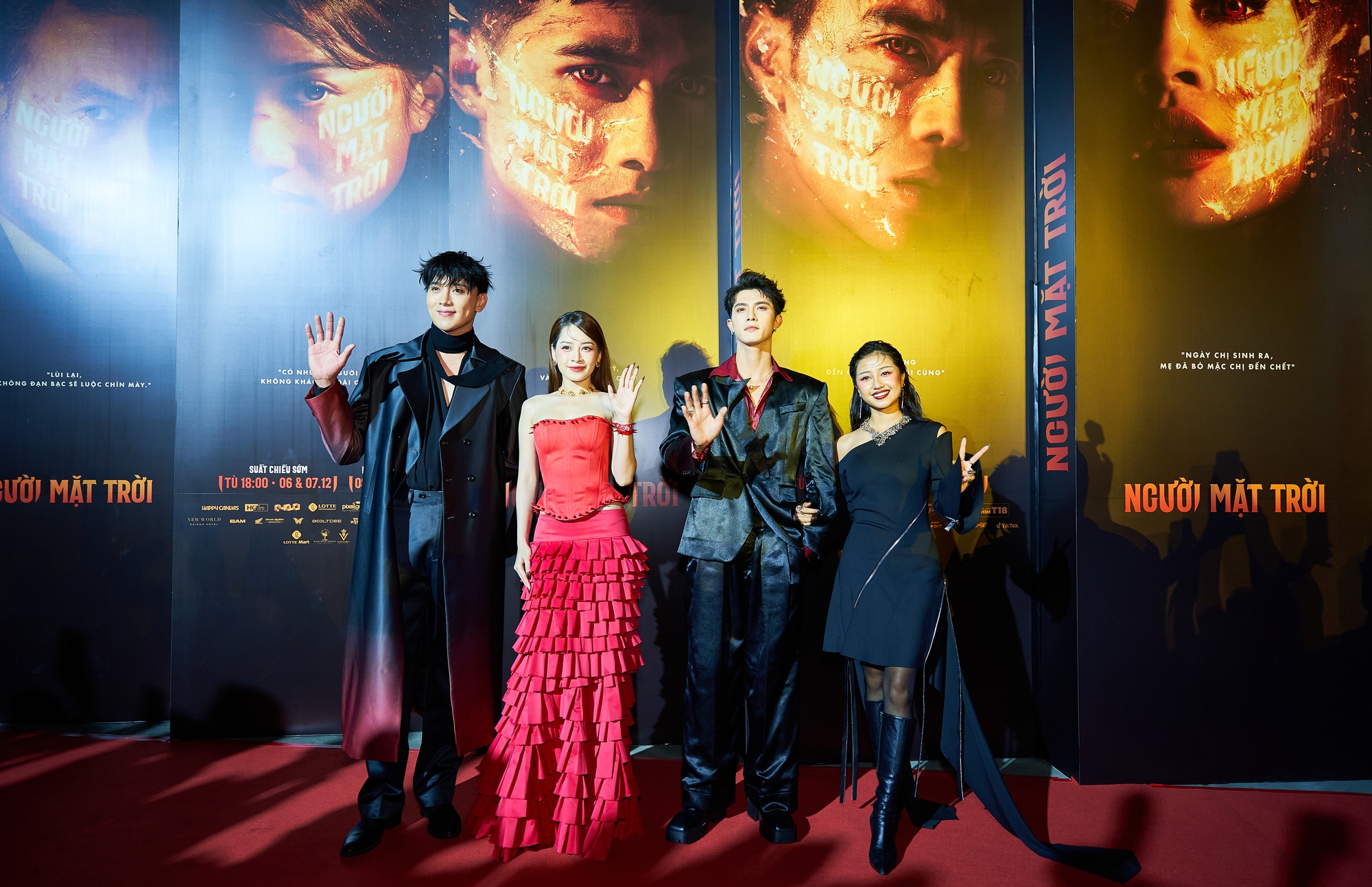 Showbiz Việt tụ hội chúc mừng Chi Pu, Thuận Nguyễn- Ảnh 1.