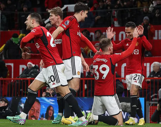"Người h&ugrave;ng" McTominay gi&uacute;p Man United bay cao Top 6- Ảnh 8.