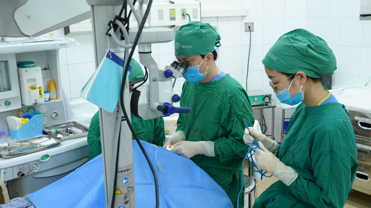 Người đàn ông 40 tuổi hiến giác mạc - Ảnh 2.