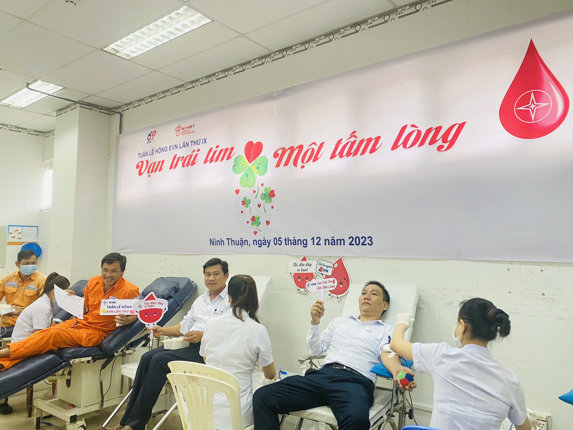 EVNSPC tổ chức hiến m&aacute;u t&igrave;nh nguyện Tuần lễ hồng EVN lần thứ IX- Ảnh 3.