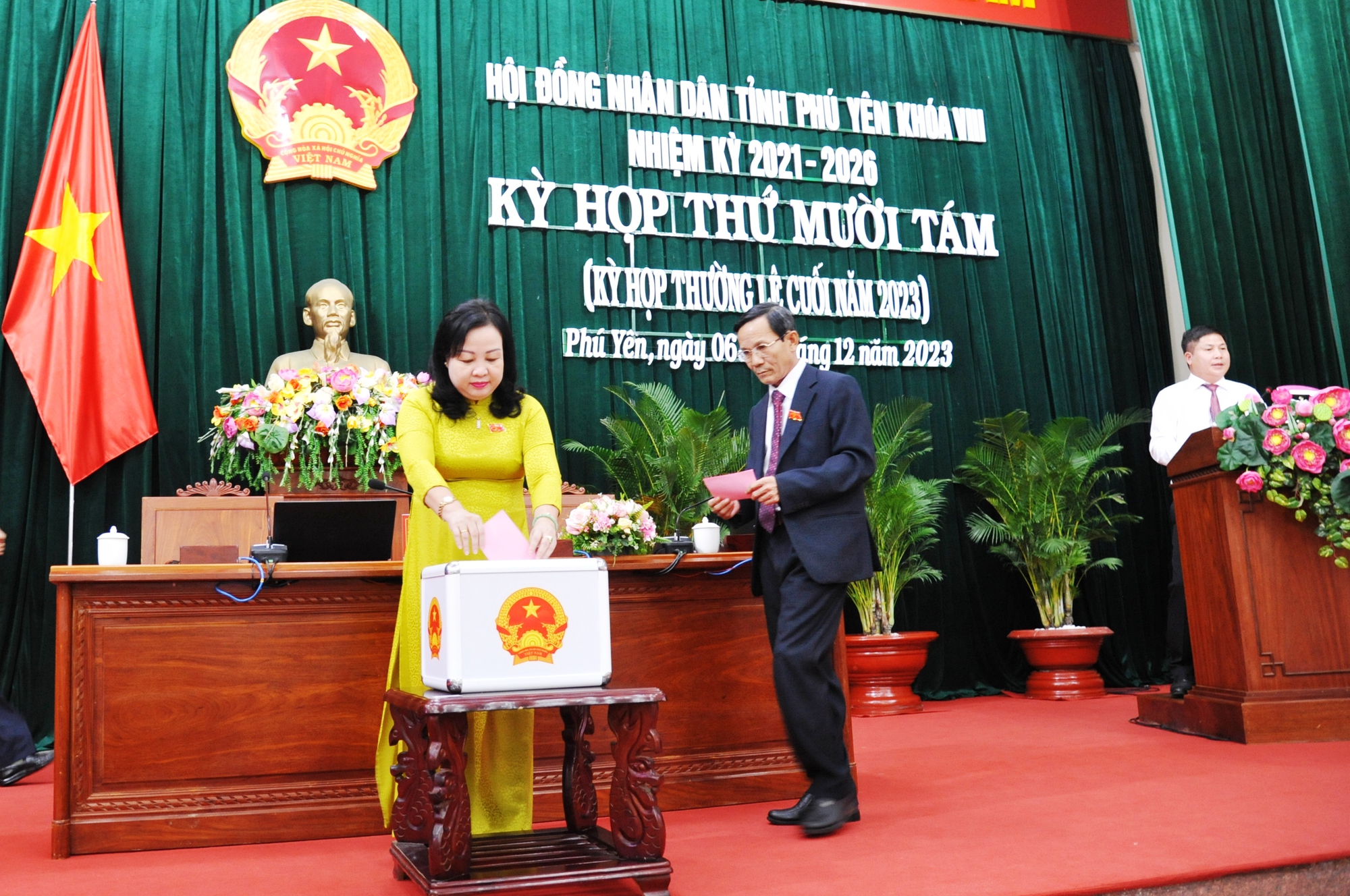Ph&uacute; Y&ecirc;n bầu bổ sung Ph&oacute; Chủ tịch HĐND tỉnh- Ảnh 2.