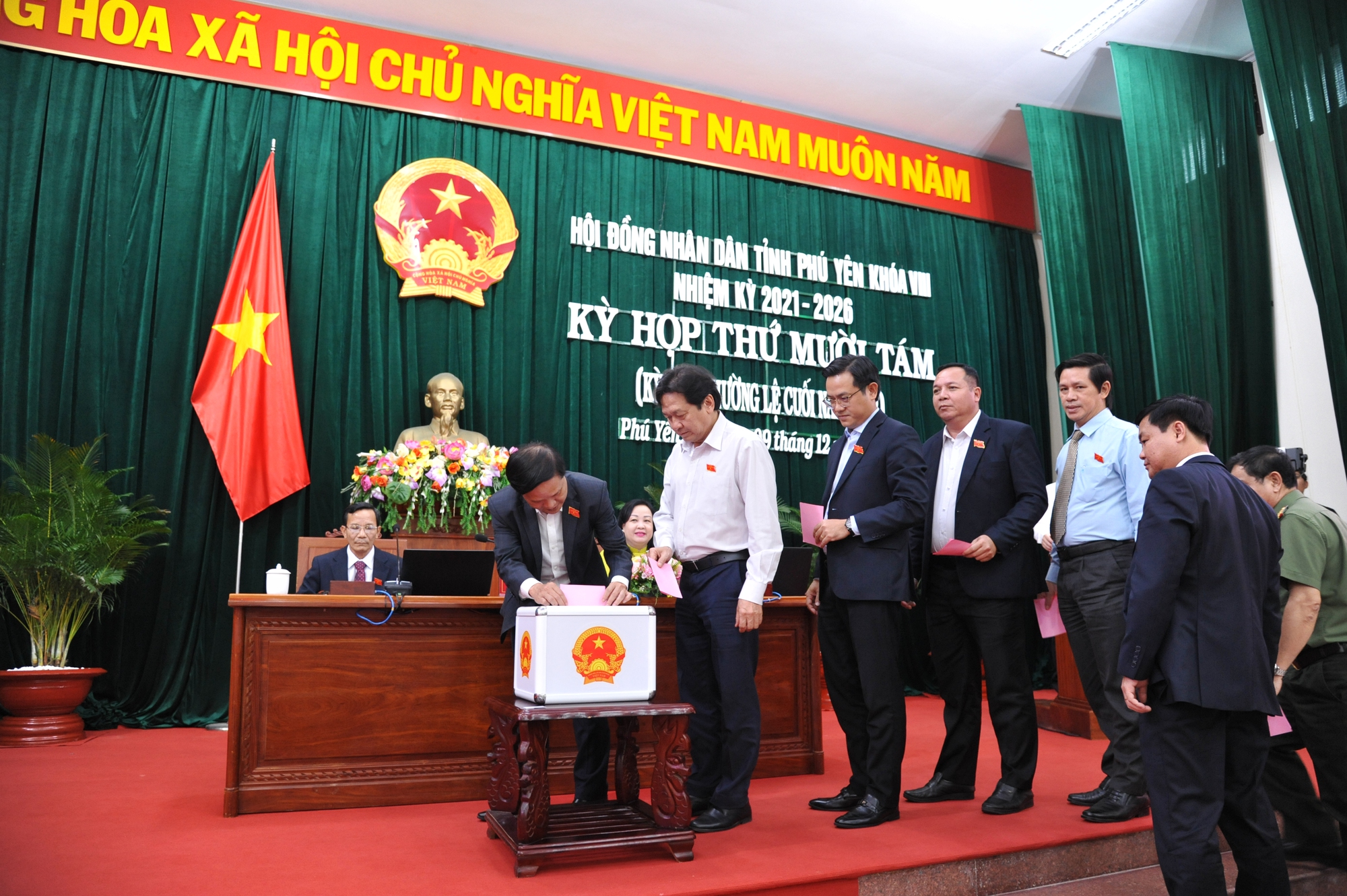 Ph&uacute; Y&ecirc;n bầu bổ sung Ph&oacute; Chủ tịch HĐND tỉnh- Ảnh 3.