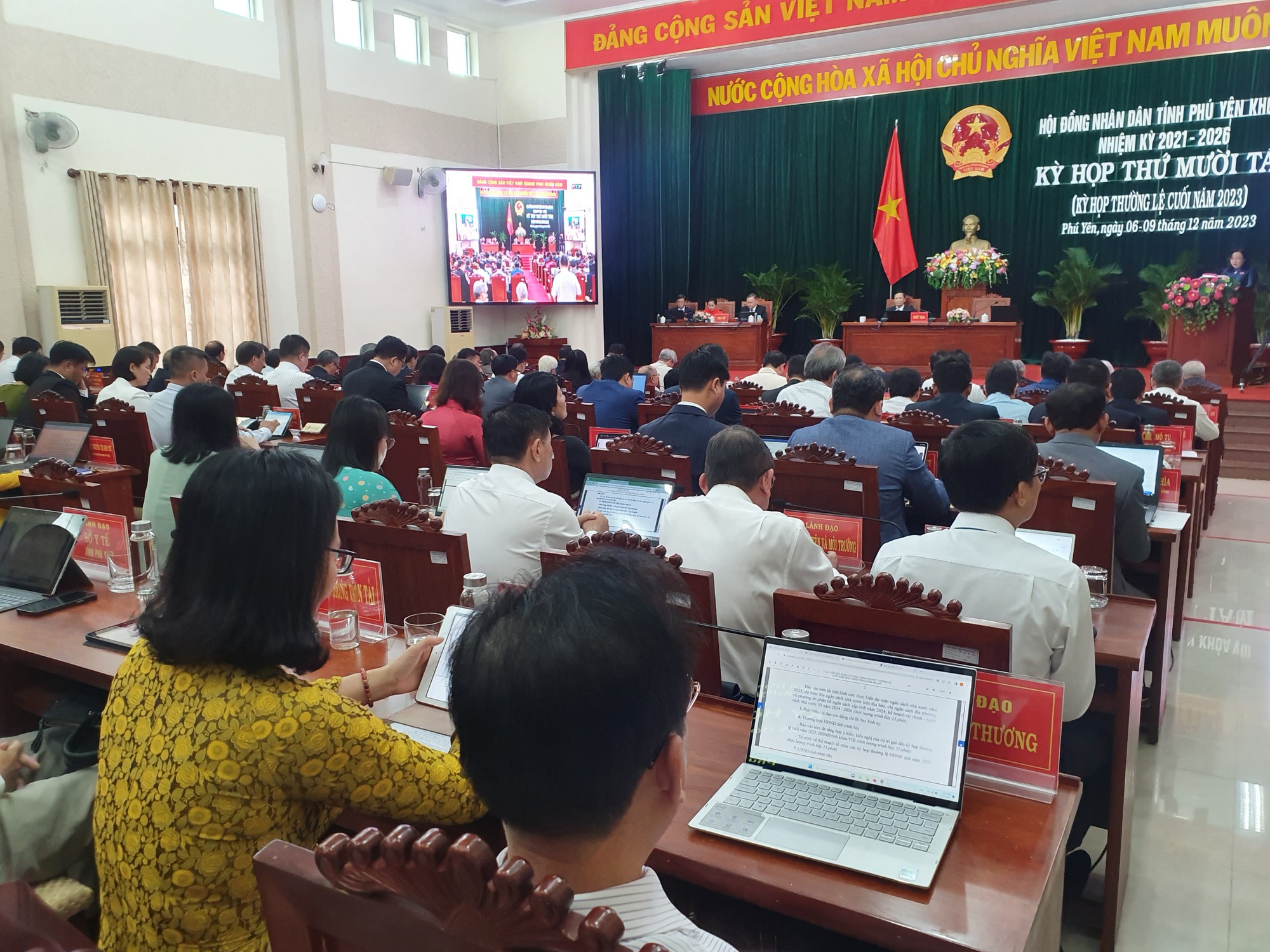 Phú Yên lần đầu nằm trong tốp 10 tỉnh thành tăng trưởng tốt nhất trong năm- Ảnh 3.