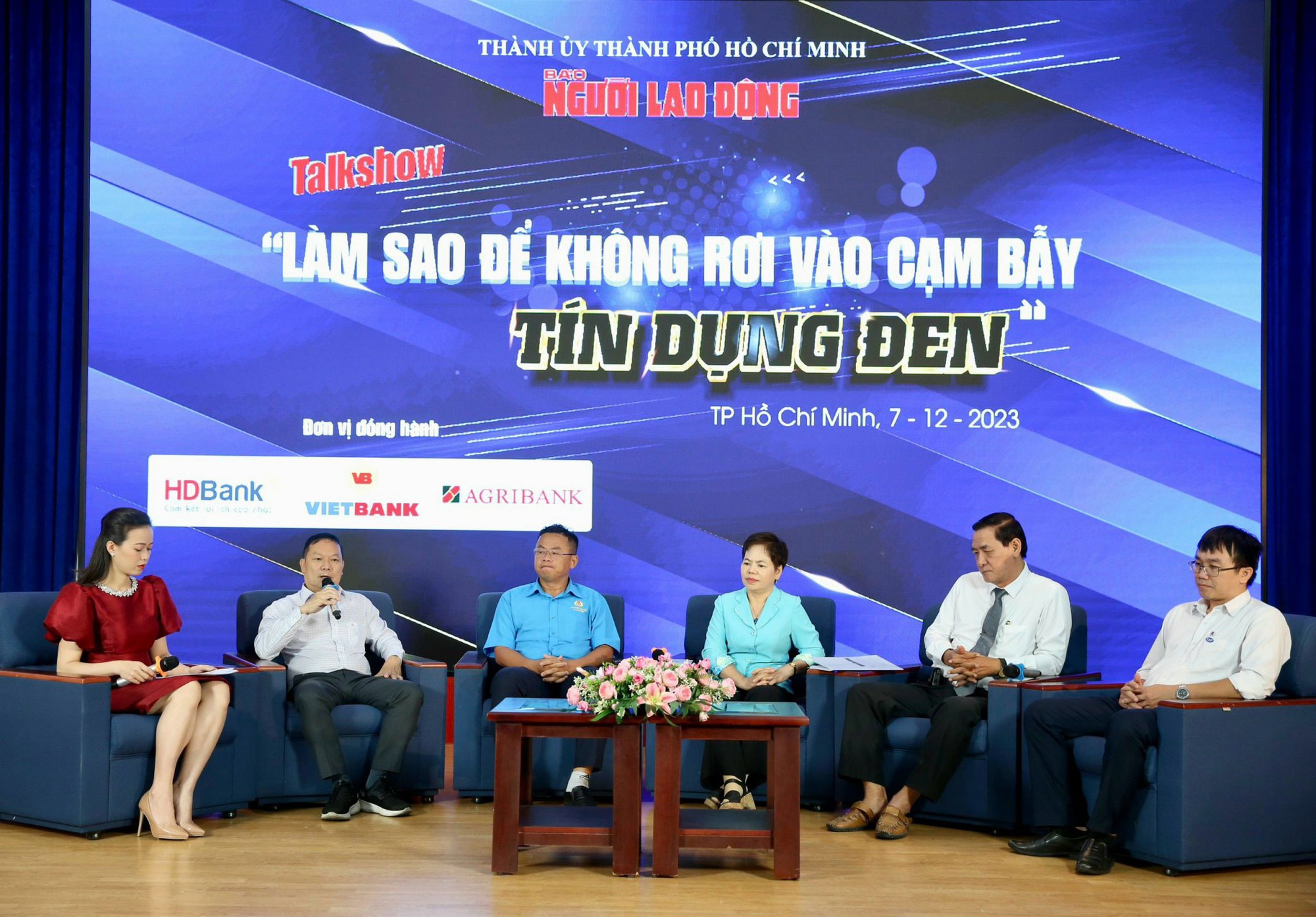 Để kh&ocirc;ng rơi v&agrave;o cạm bẫy t&iacute;n dụng đen- Ảnh 4.