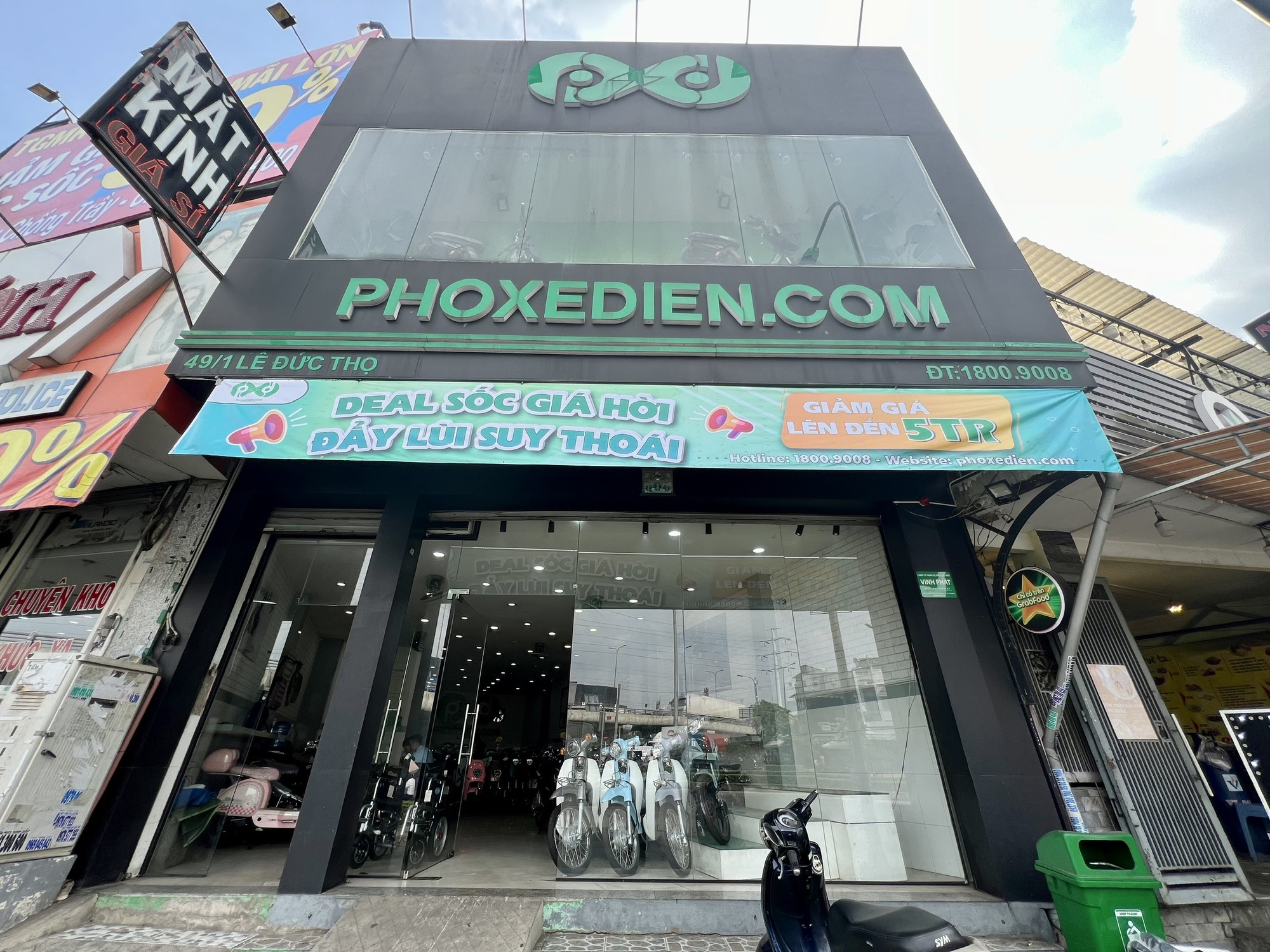 Đồng loạt kiểm tra 10 cửa h&agrave;ng phoxedien.com- Ảnh 1.
