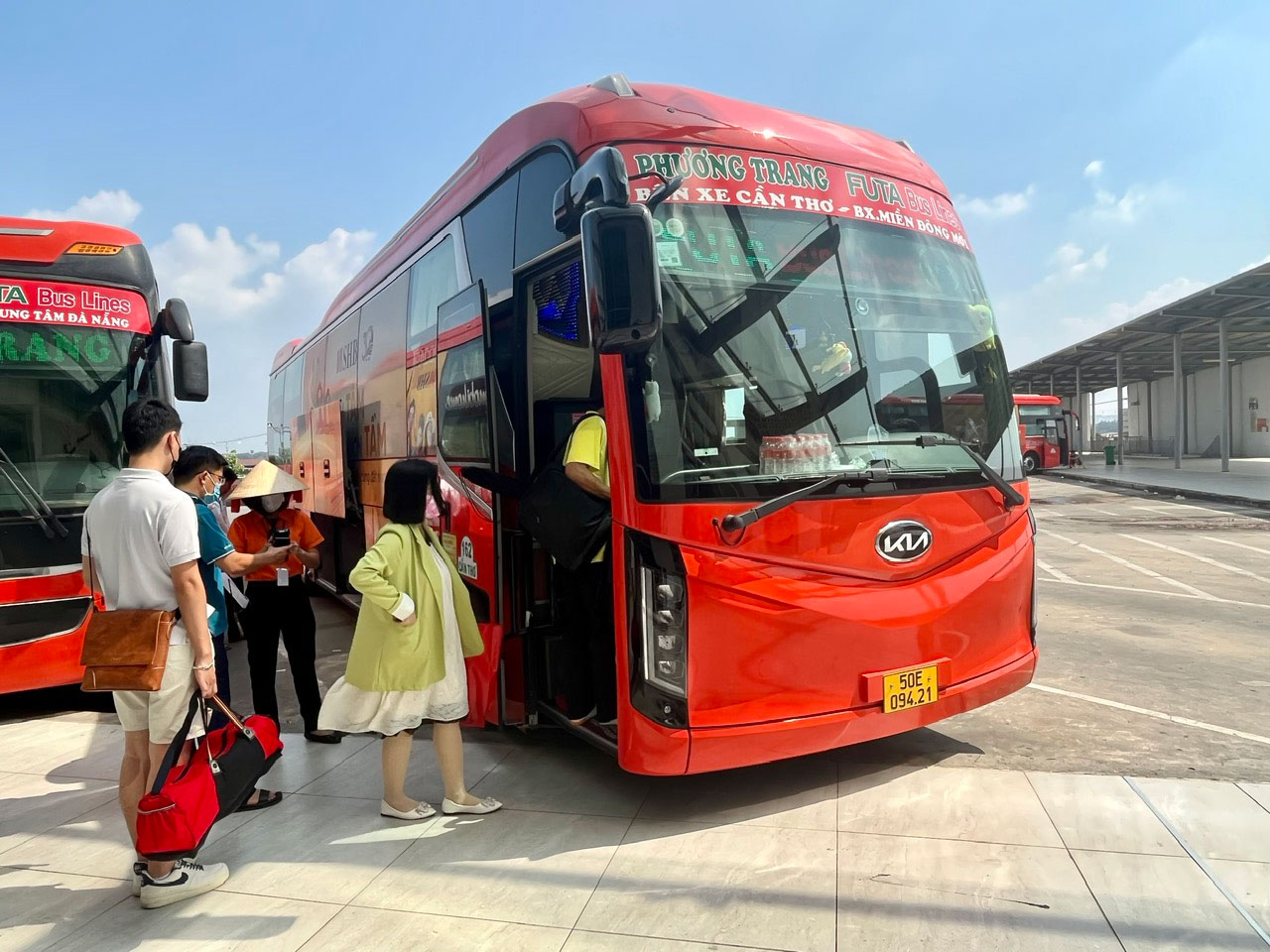 Kh&ocirc;ng thiếu xe đi lại dịp Tết- Ảnh 1.