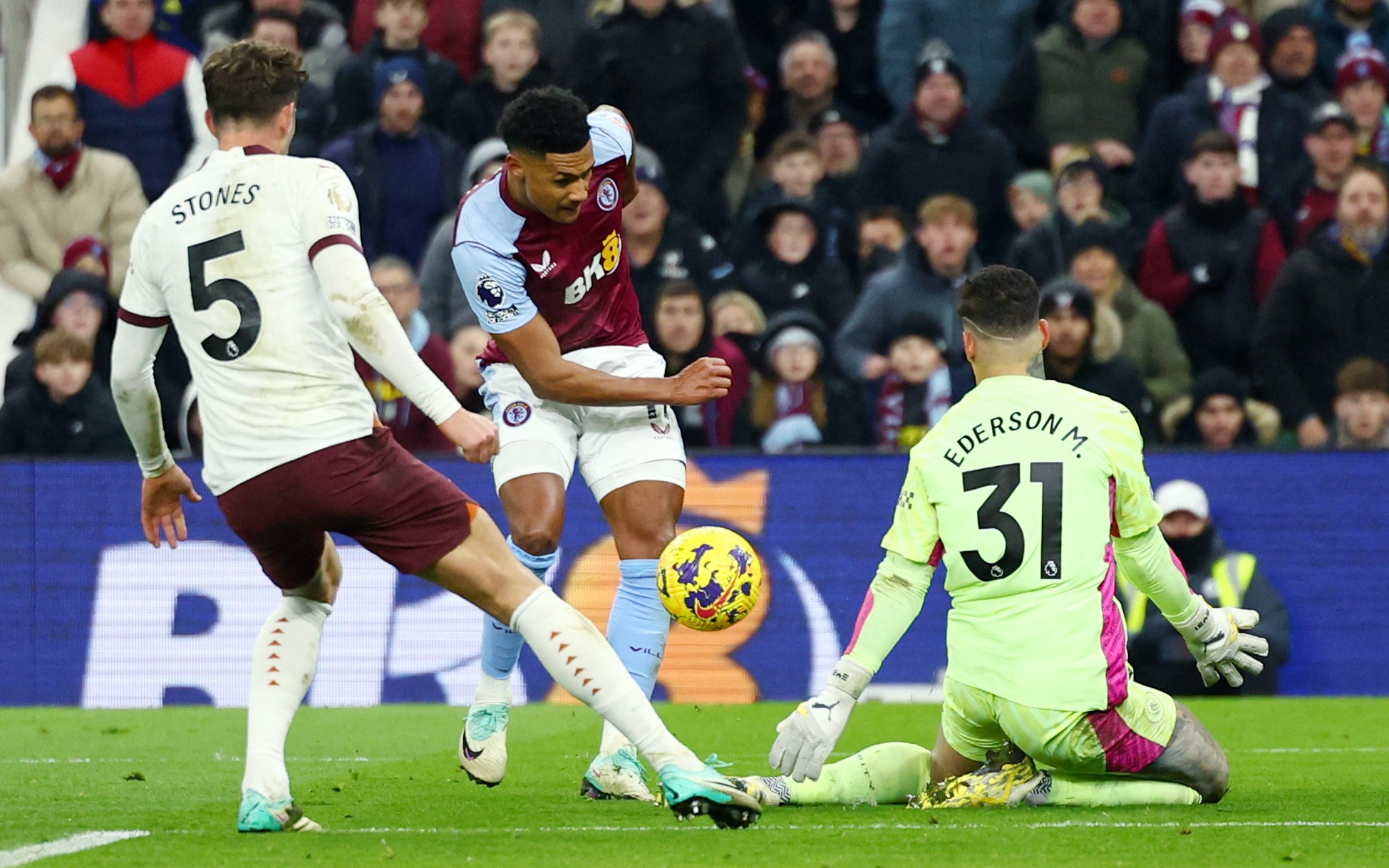 Man City khủng hoảng, Pep Guardiola thất vọng với đương kim vô địch