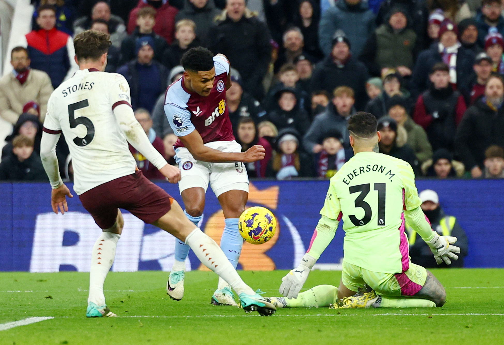 Man City khủng hoảng, Pep Guardiola thất vọng với đương kim vô địch- Ảnh 1.