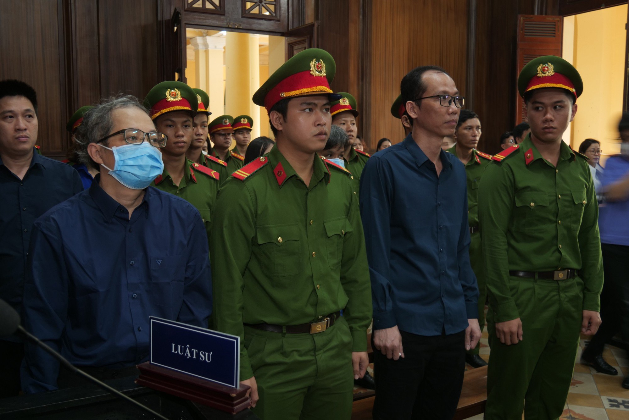 Các bị cáo tại phiên xét xử