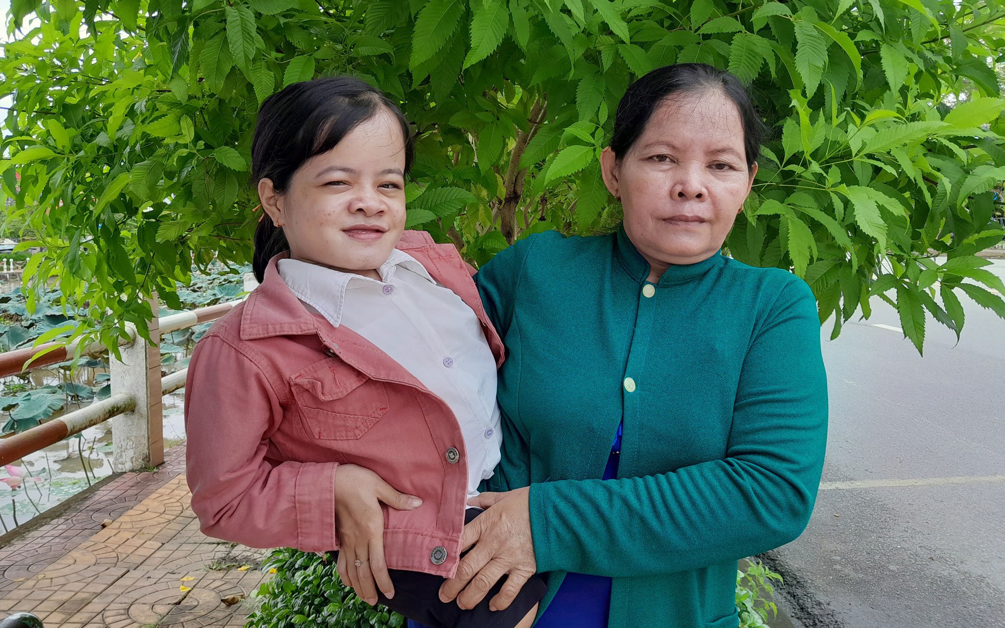 Miệt mài cõng ước mơ con