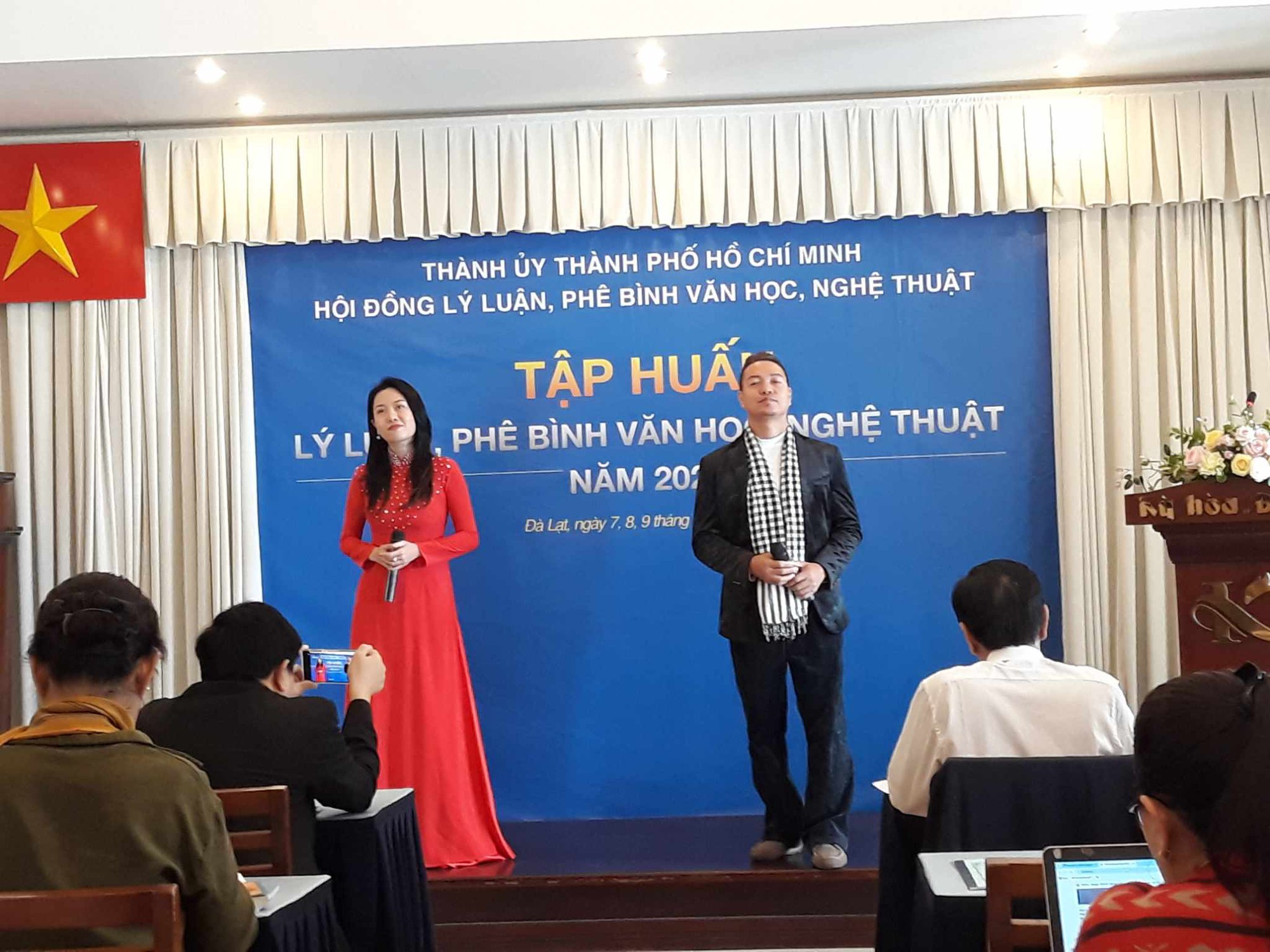 Thiết chế văn h&oacute;a đang vừa thừa, vừa thiếu!- Ảnh 1.
