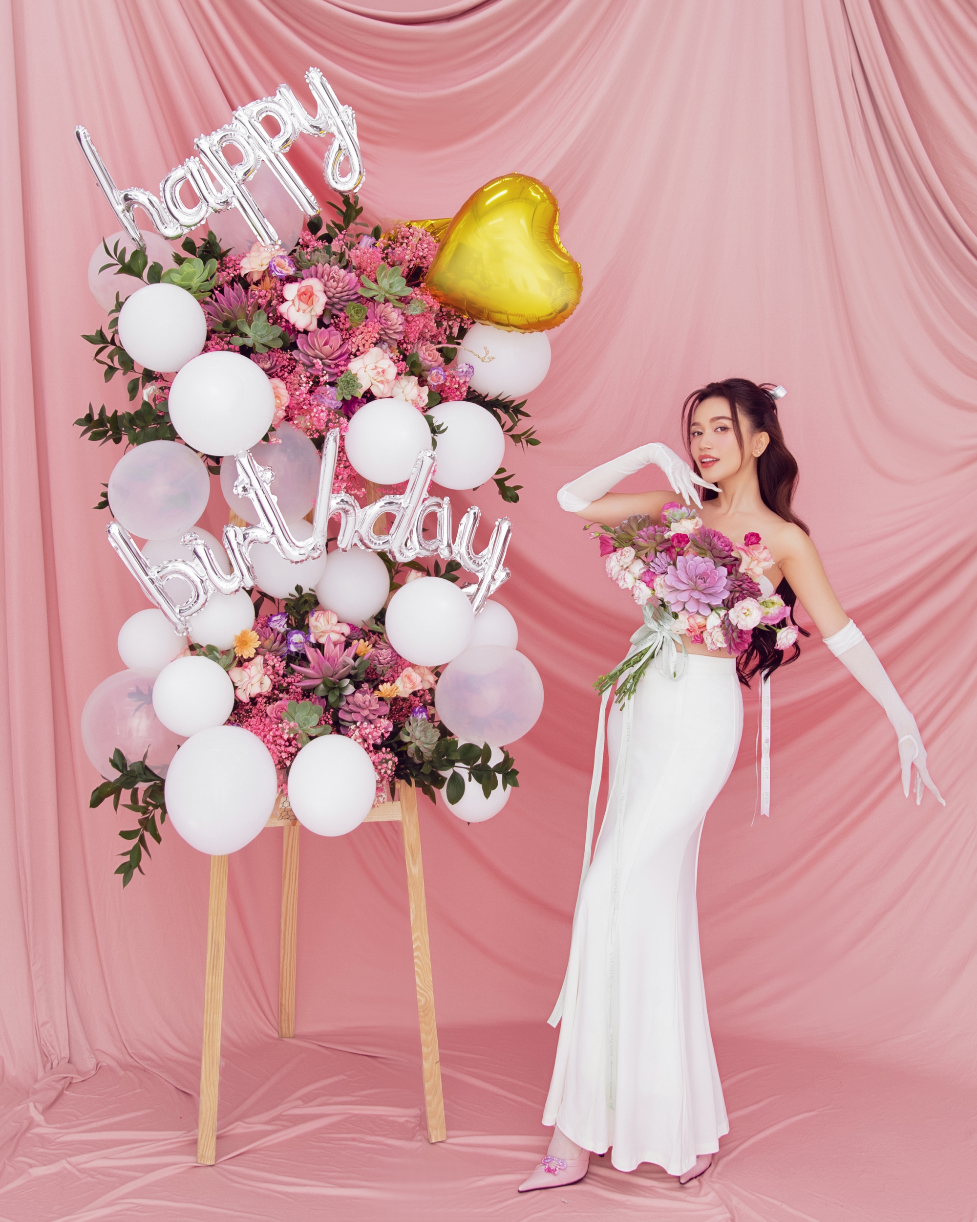 Sĩ Thanh khoe đường cong nóng bỏng cùng sen đá- Ảnh 11.