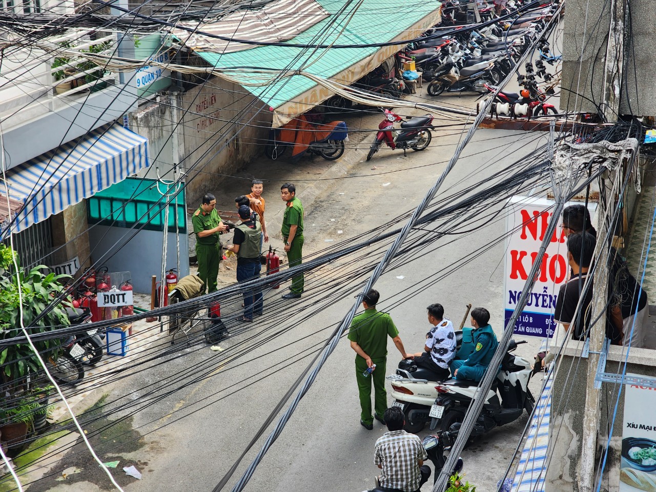 Nghi người đàn ông "ngáo đá" phóng hỏa đốt nhà- Ảnh 3.