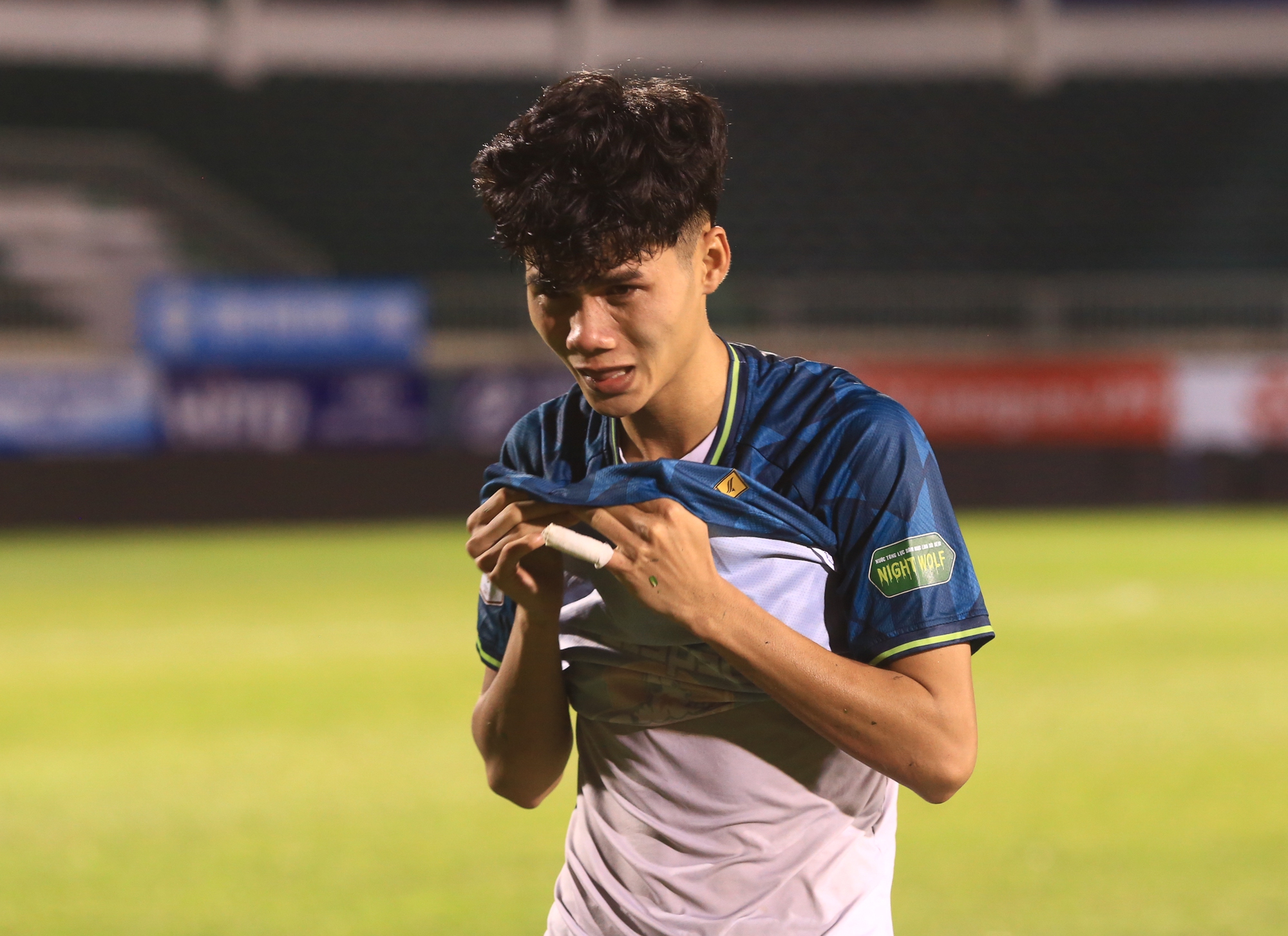 HAGL gục ngã sau trận, Hoàng Đức động viên Minh Vương- Ảnh 7.