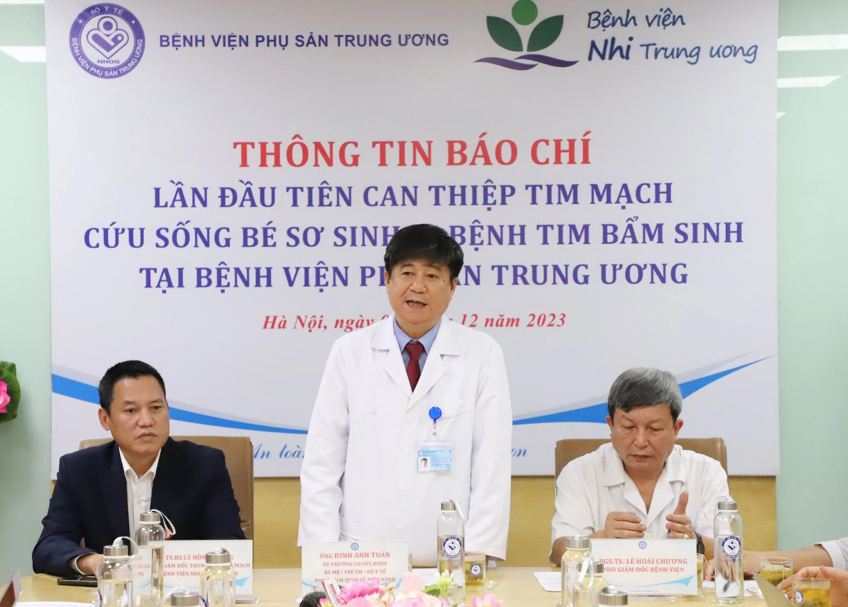 Viện phí rẻ hơn chục lần, thai phụ từ Hàn Quốc về nước theo dõi đẻ, cứu con trai- Ảnh 2.