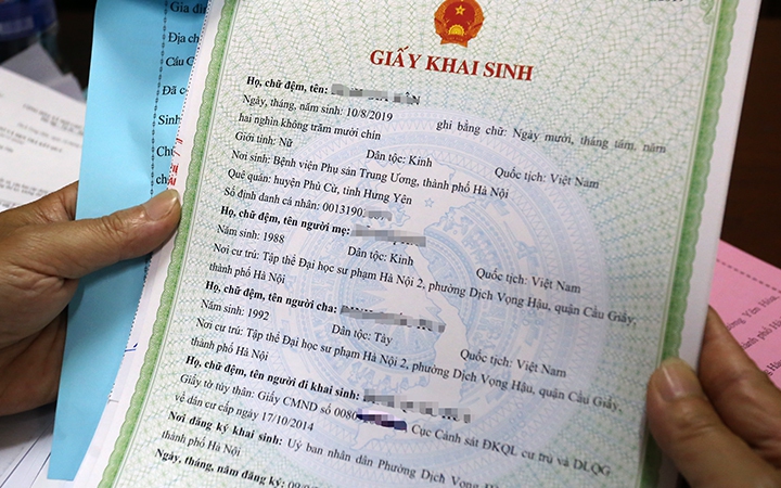 Kh&ocirc;ng kết h&ocirc;n c&oacute; được đăng k&yacute; khai sinh cho con?