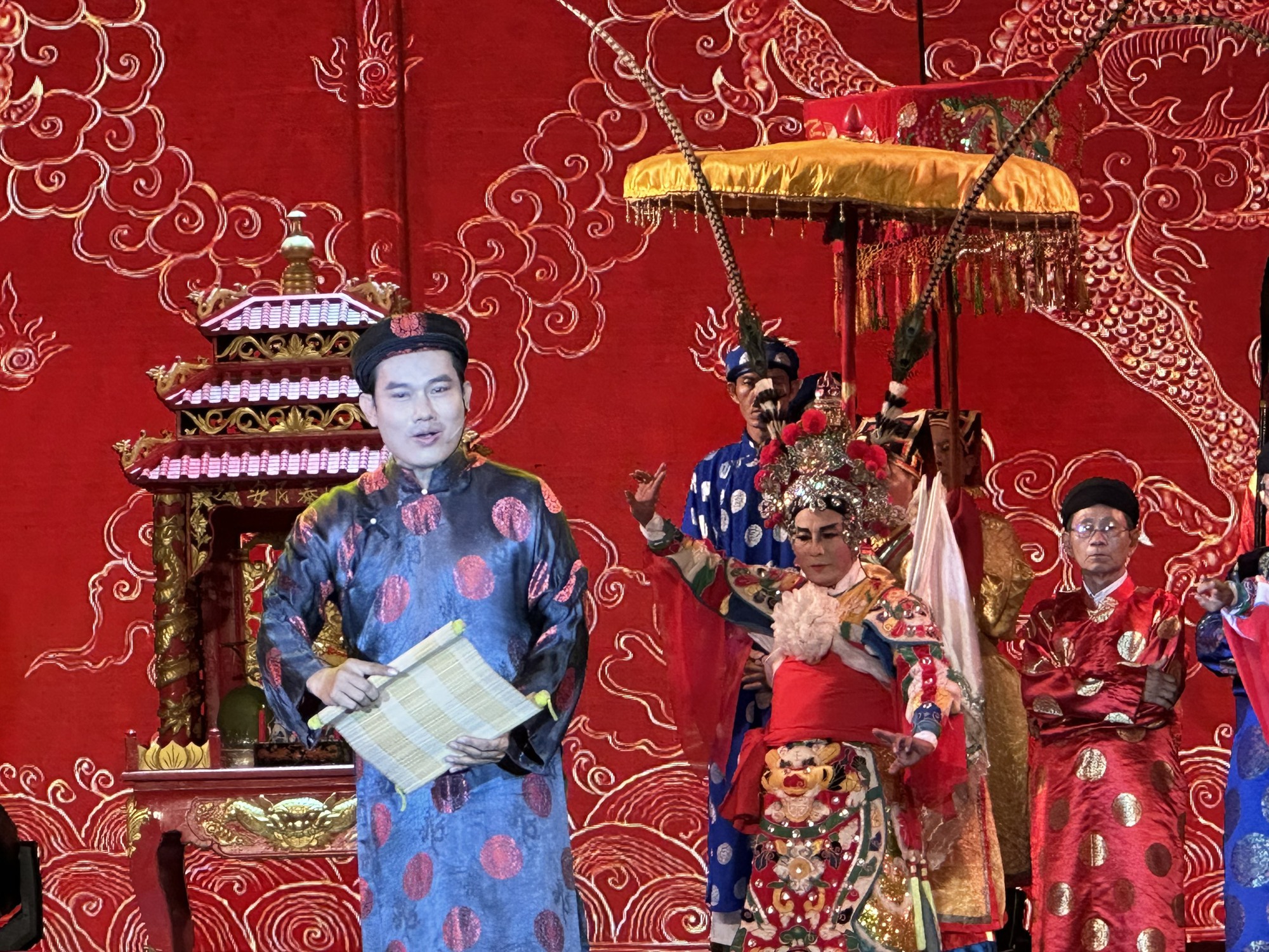 Rực rỡ chương tr&igrave;nh nghệ thuật &ldquo;Đờn ca t&agrave;i tử Nam Bộ - Di sản tỏa s&aacute;ng&rdquo;

- Ảnh 7.