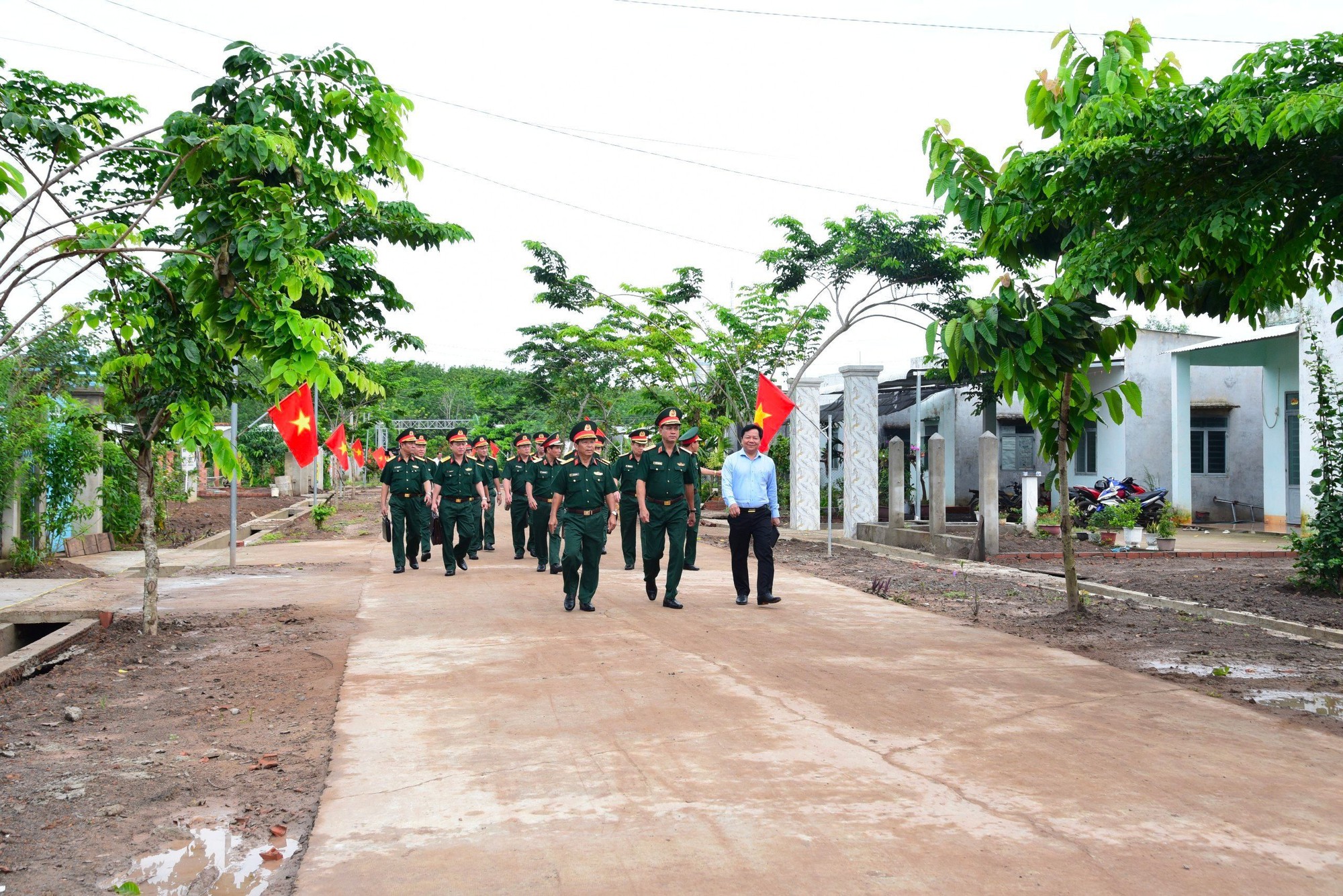 LLVT Qu&acirc;n khu 7 ng&agrave;y c&agrave;ng vững mạnh- Ảnh 2.