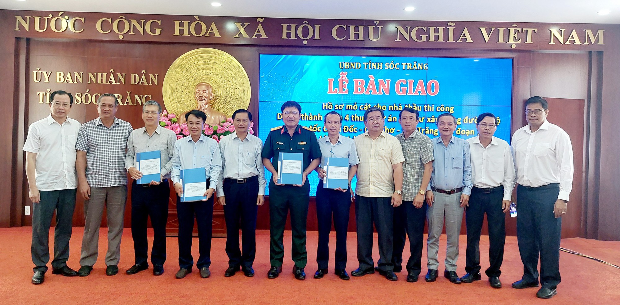 Chủ tịch UBND tỉnh S&oacute;c Trăng chỉ đạo "n&oacute;ng" li&ecirc;n quan 5 mỏ c&aacute;t- Ảnh 1.