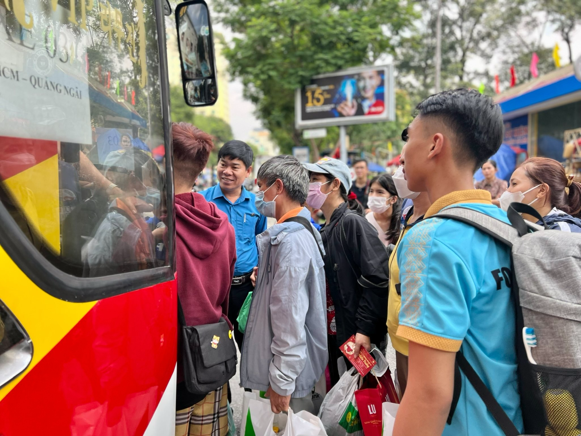 Tặng 500 v&eacute; xe Tết cho đo&agrave;n vi&ecirc;n nghiệp đo&agrave;n kh&oacute; khăn- Ảnh 2.