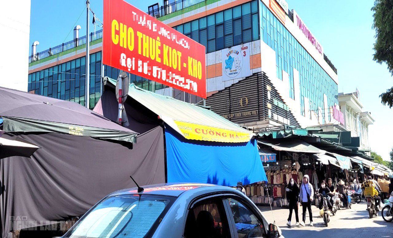 "Thủ phủ" thời trang lớn nhất miền Bắc ế ẩm, tiểu thương t&iacute;nh bỏ nghề - Ảnh 2.