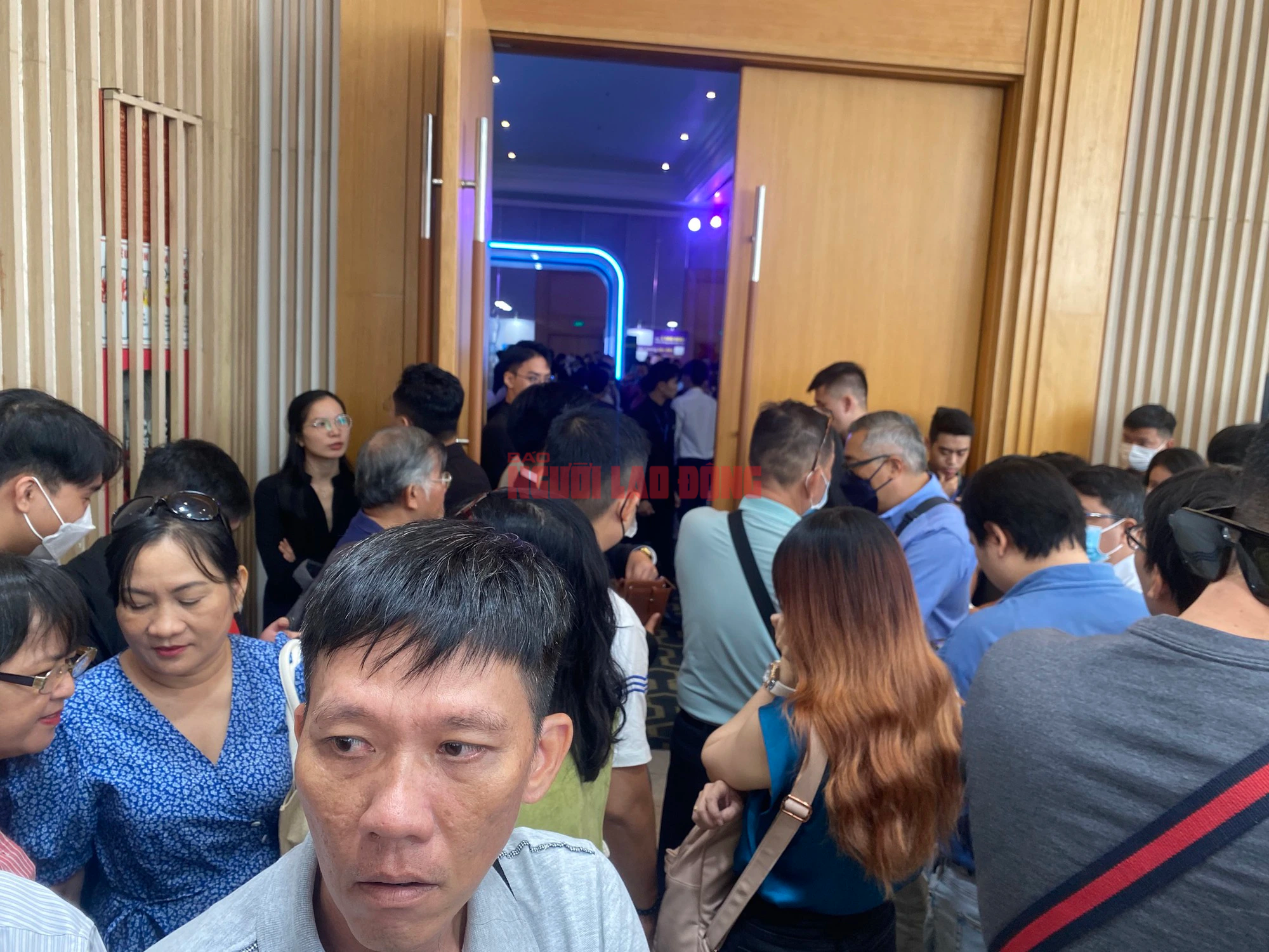 H&agrave;ng chục s&agrave;n Forex "n&uacute;p b&oacute;ng" hội thảo c&ocirc;ng nghệ tại TP HCM để ch&agrave;o mời kh&aacute;ch- Ảnh 5.