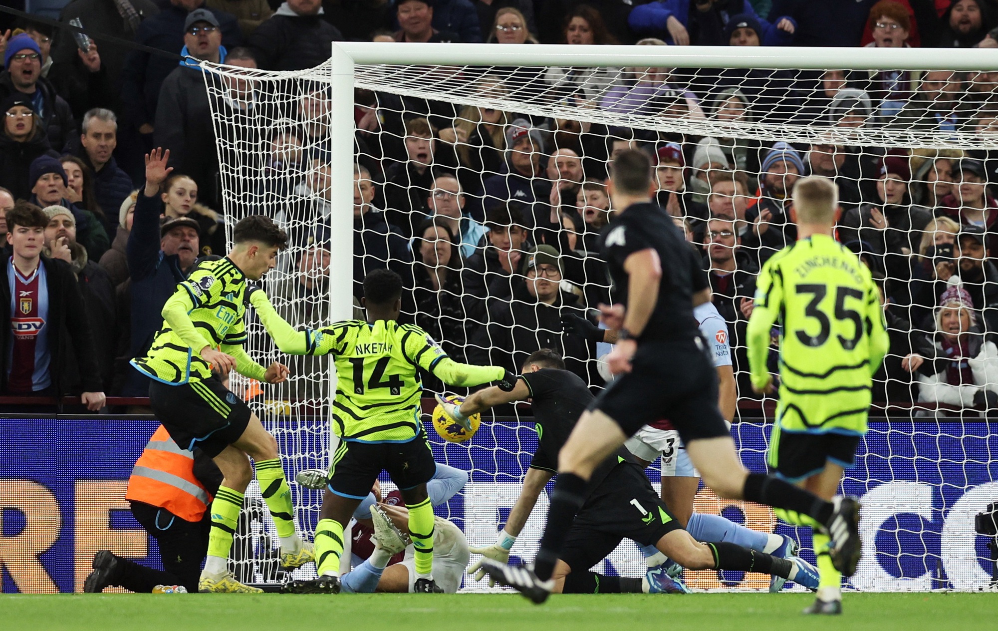 Thua sốc Aston Villa, Arsenal mất ng&ocirc;i đầu Ngoại hạng Anh- Ảnh 5.