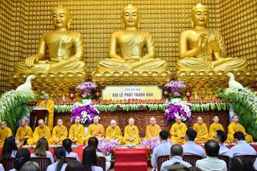 Tới lễ hội, học làm người