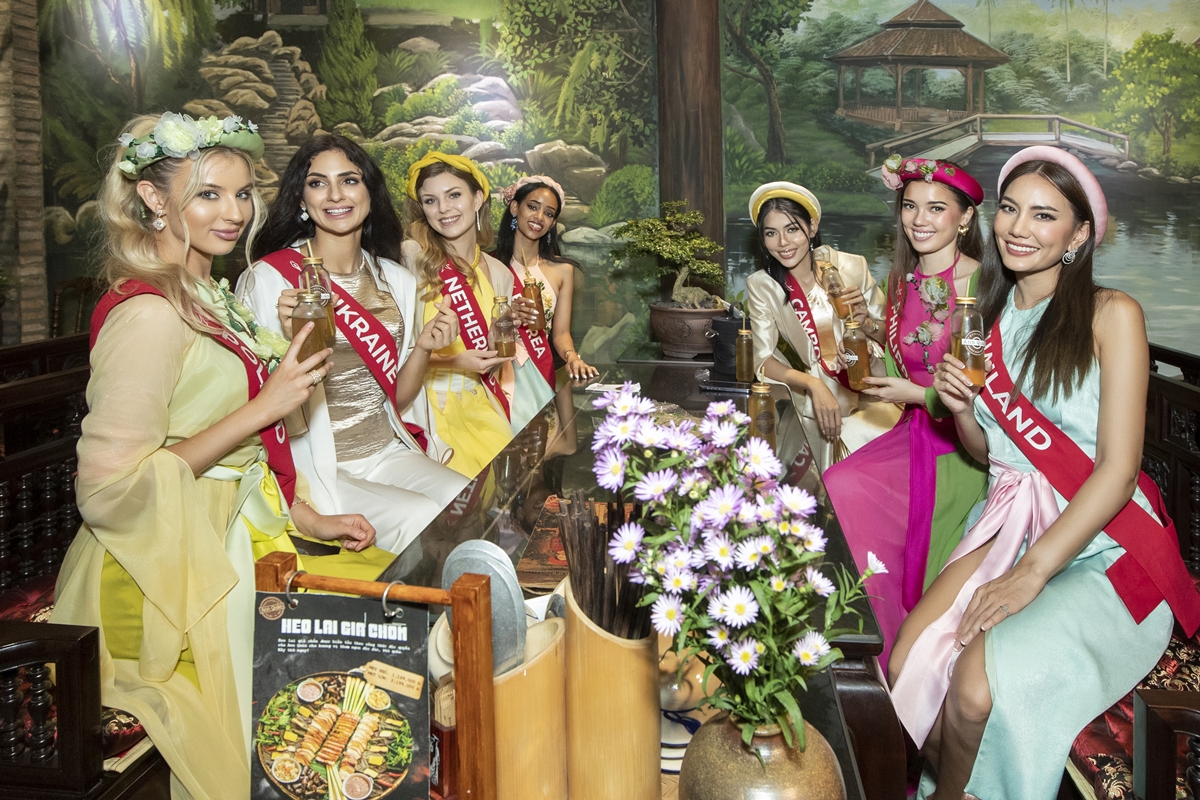 Người đẹp Miss Charm 2023 th&iacute;ch th&uacute; với b&aacute;nh x&egrave;o, thịt đ&ocirc;ng, phở Việt - Ảnh 2.