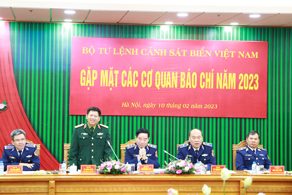 Cảnh s&aacute;t biển Việt Nam khen thưởng c&aacute;c cơ quan b&aacute;o ch&iacute; - Ảnh 3.