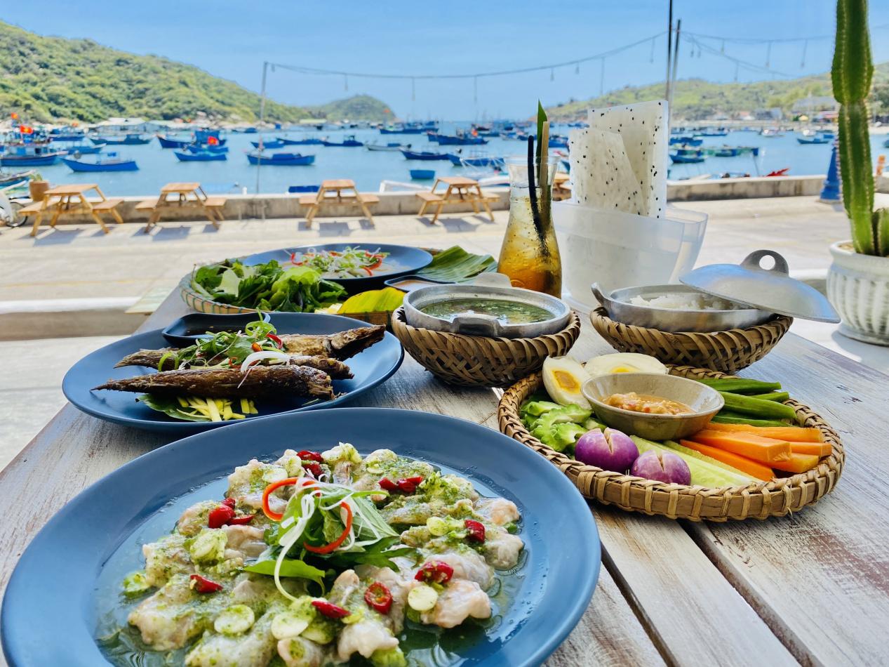 Ăn ngon, ngắm cảnh đẹp tại Chành Rành Homestay Restaurant & Bar