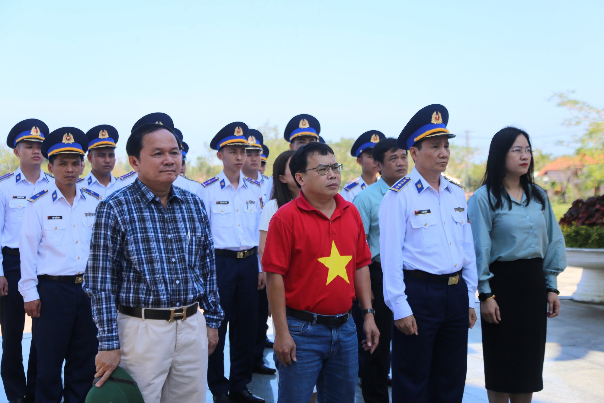 Bộ Tư lệnh Vùng Cảnh sát biển 2 thực hiện có hiệu quả công tác phối hợp tuyên truyền - Ảnh 8.