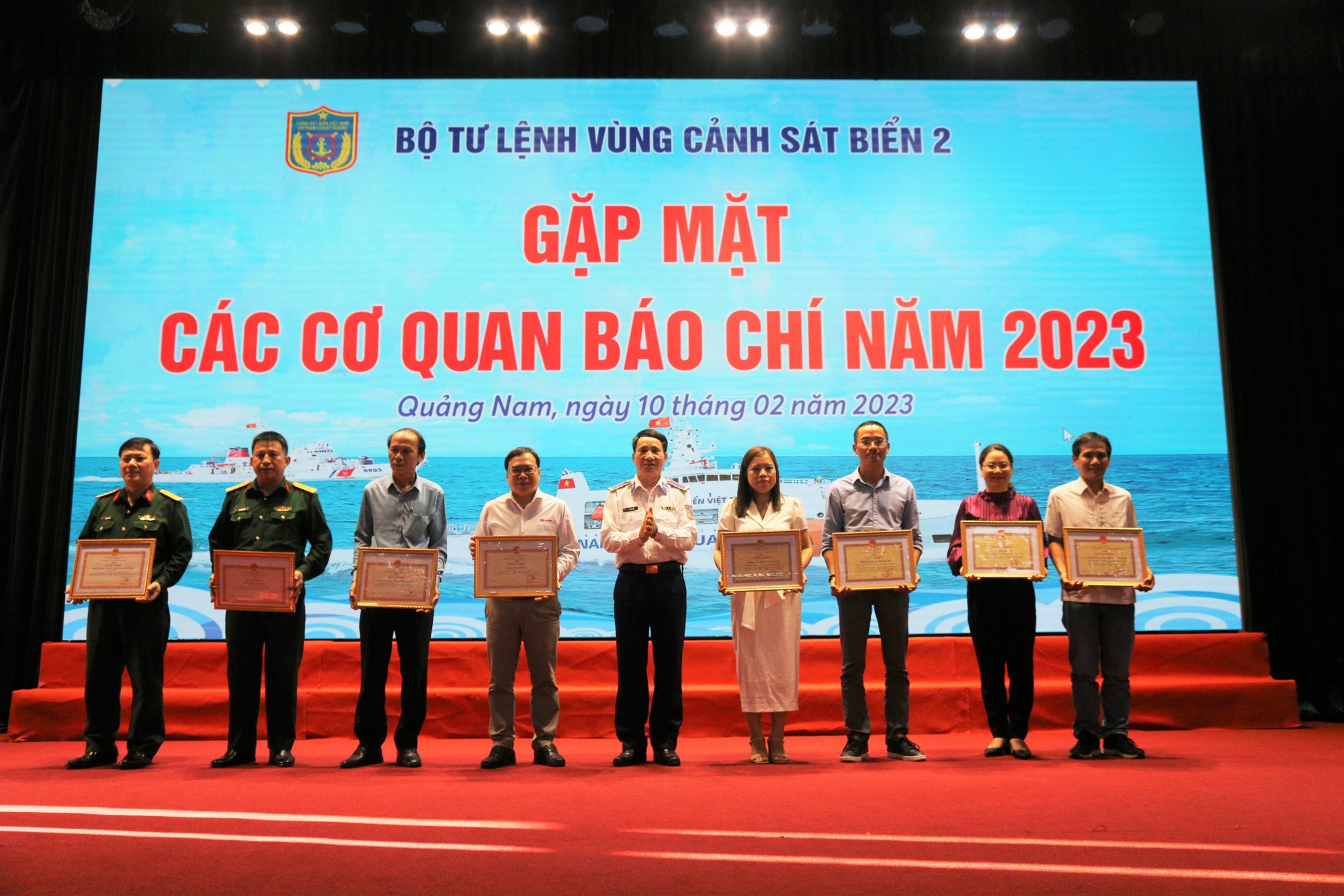 Bộ Tư lệnh Vùng Cảnh sát biển 2 thực hiện có hiệu quả công tác phối hợp tuyên truyền - Ảnh 6.