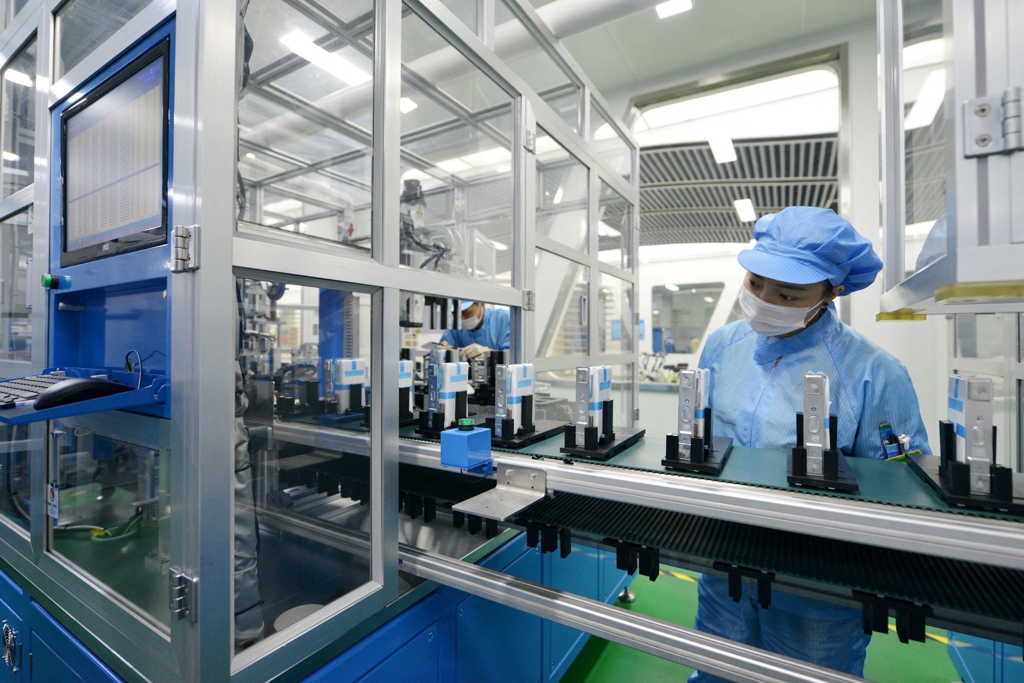 Dự báo “nóng”: Kinh tế Mỹ chậm lại, Trung Quốc vừa mở cửa đã gặp khó - Ảnh 2.