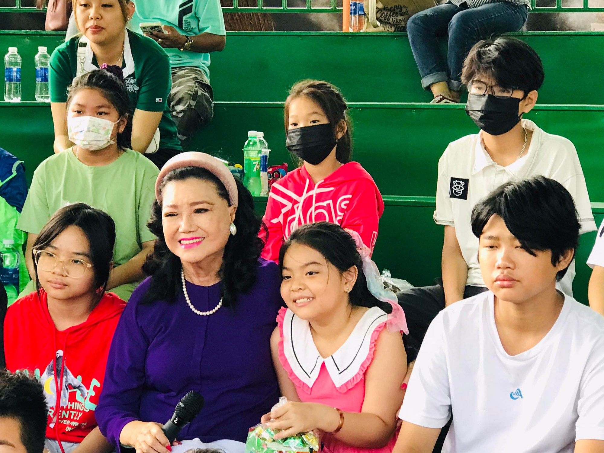 NSND Kim Cương dùng 100 triệu đồng "Mai Vàng tri ân" chăm lo trẻ mồ côi vì COVID-19