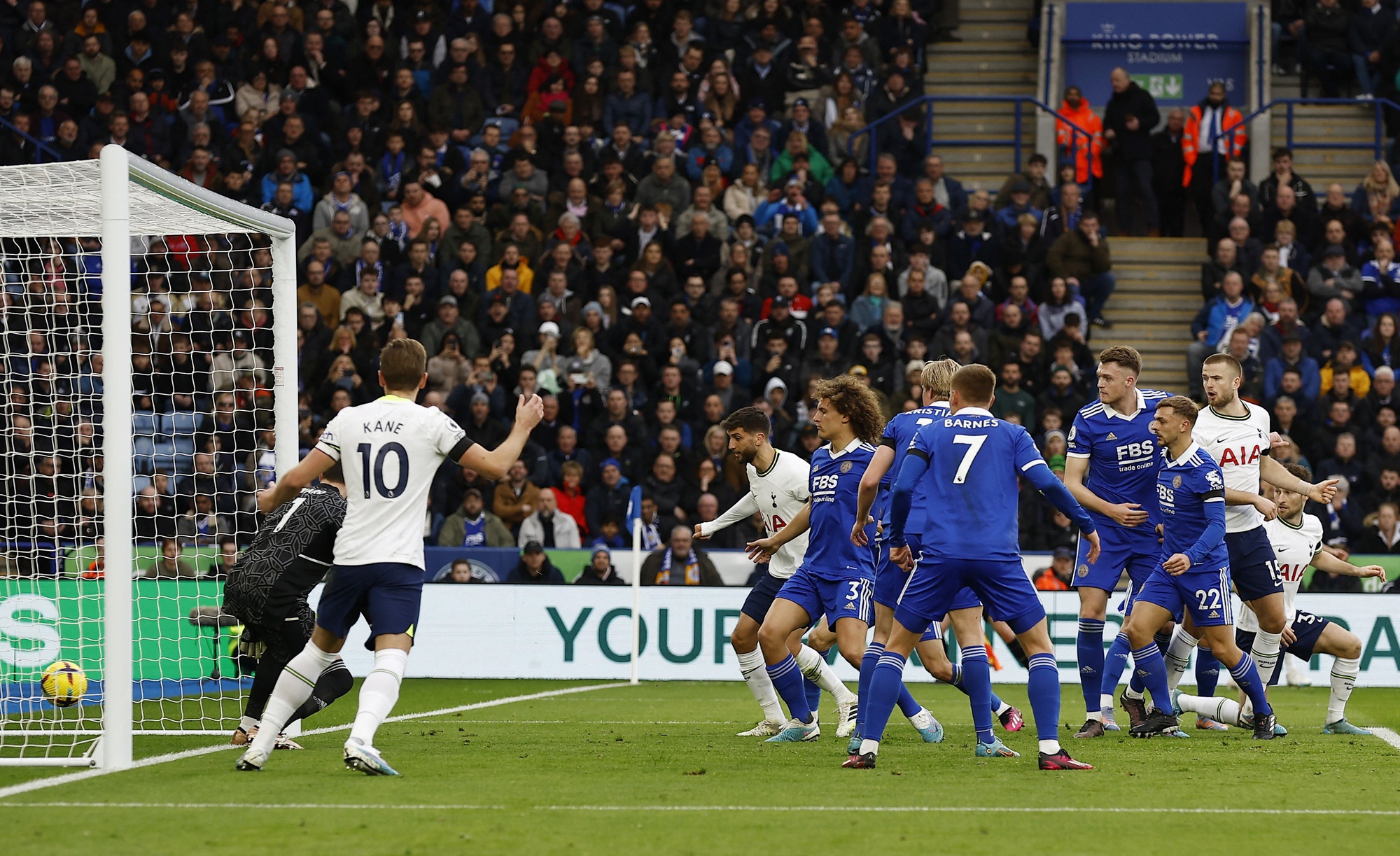 Arsenal, Chelsea bị cầm h&ograve;a, Tottenham thua tan t&aacute;c ở giải Ngoại hạng Anh - Ảnh 4.