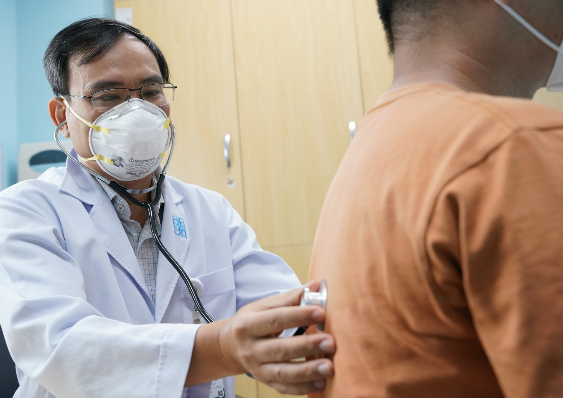 Dịch COVID-19 hôm nay: Số ca nhiễm tăng vọt ngày cuối tuần