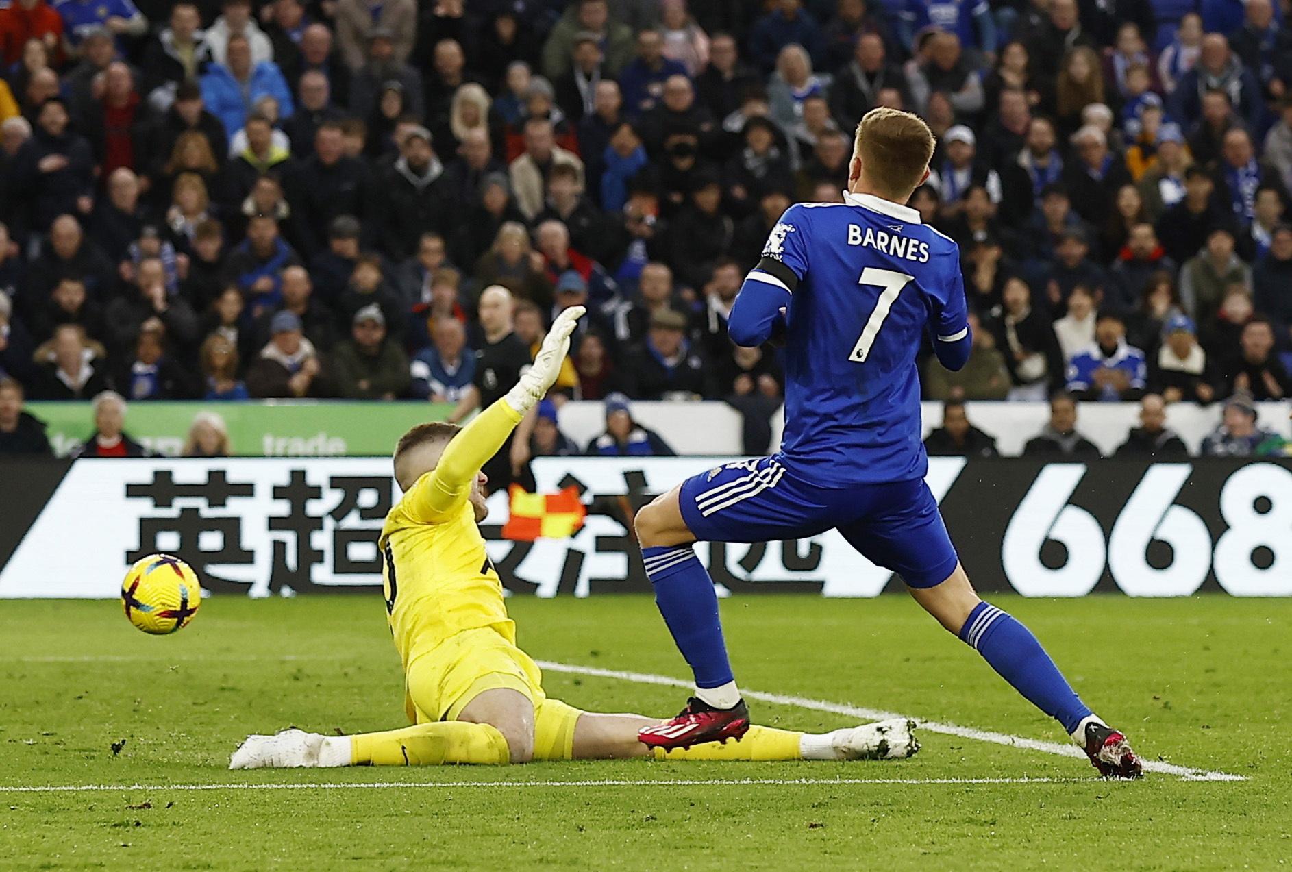 Arsenal, Chelsea bị cầm h&ograve;a, Tottenham thua tan t&aacute;c ở giải Ngoại hạng Anh - Ảnh 5.