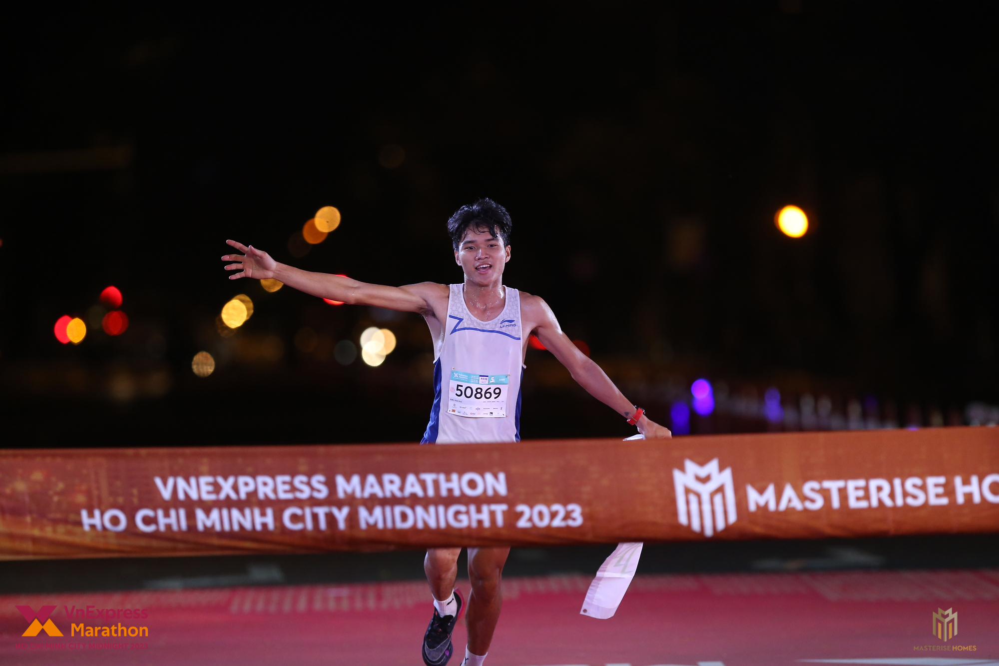 Chân chạy Kenya khuynh đảo Giải chạy đêm Marathon TP HCM 2023 - Ảnh 7.