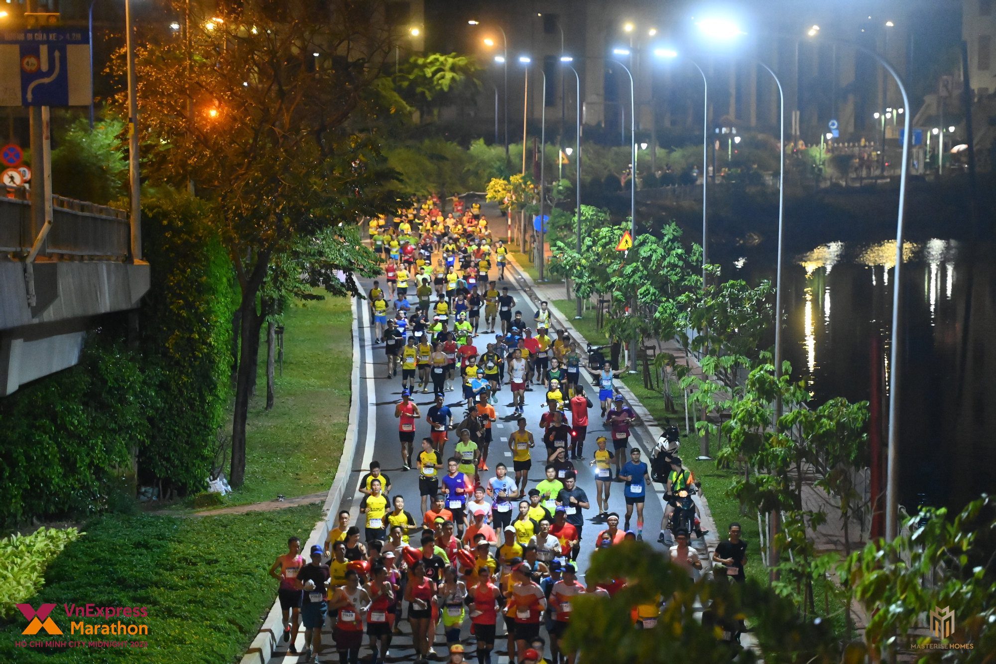 Chân chạy Kenya khuynh đảo Giải chạy đêm Marathon TP HCM 2023 - Ảnh 4.