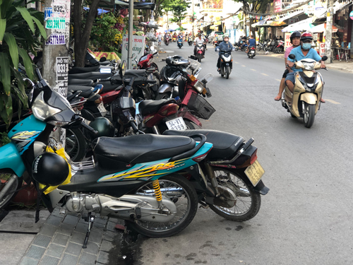 Vỉa h&egrave;, l&ograve;ng đường: Quản sao cho vẹn đ&ocirc;i đường (*): Biết sai nhưng vẫn lấn! - Ảnh 6.