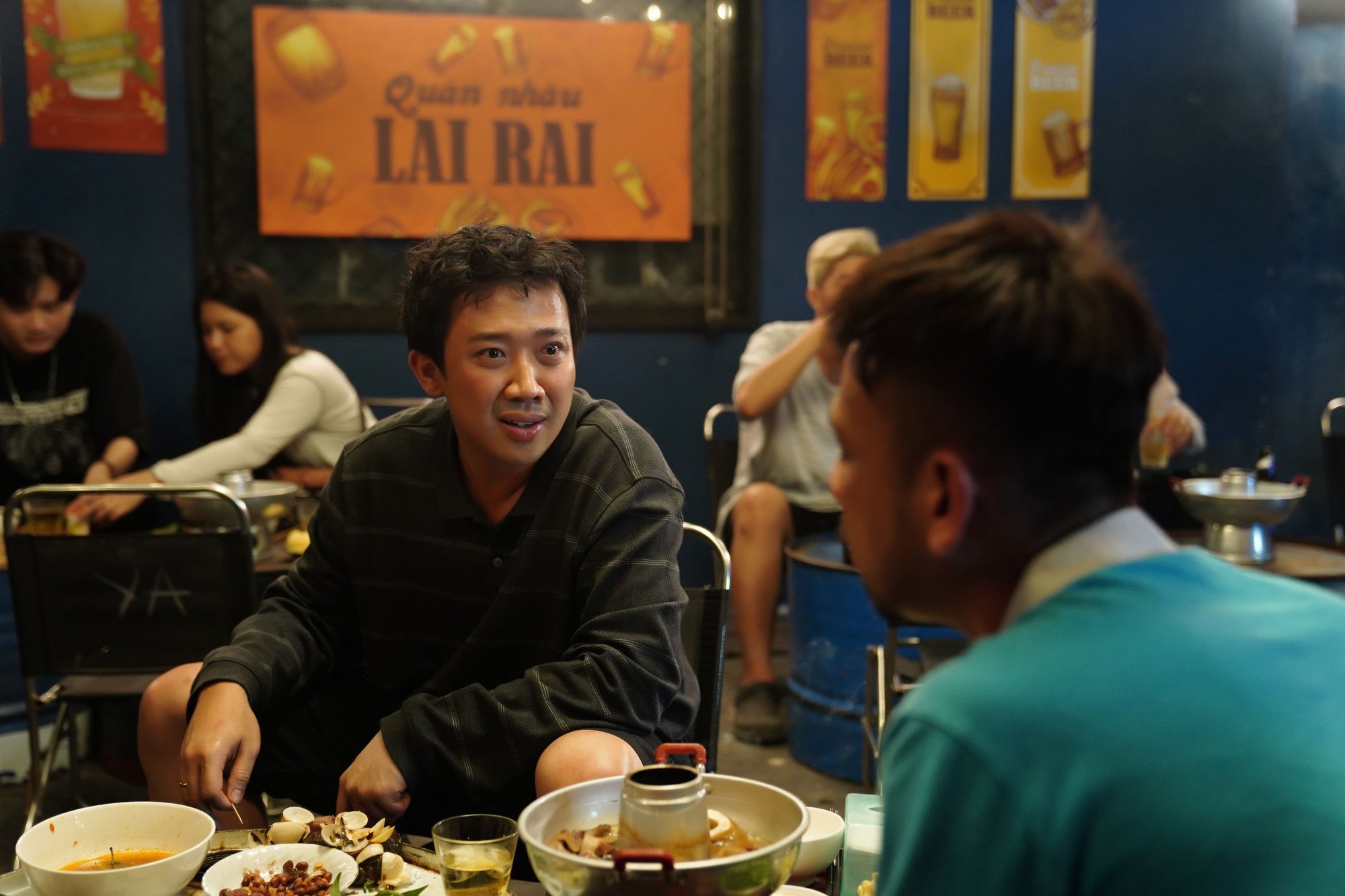 “Nhà bà Nữ” vượt “Bố già” và vẫn đang tăng doanh thu