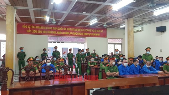 Đưa b&agrave; &ldquo;tr&ugrave;m&rdquo; Mười Tường ra x&eacute;t xử vụ bu&ocirc;n lậu gần 51 kg v&agrave;ng - Ảnh 2.