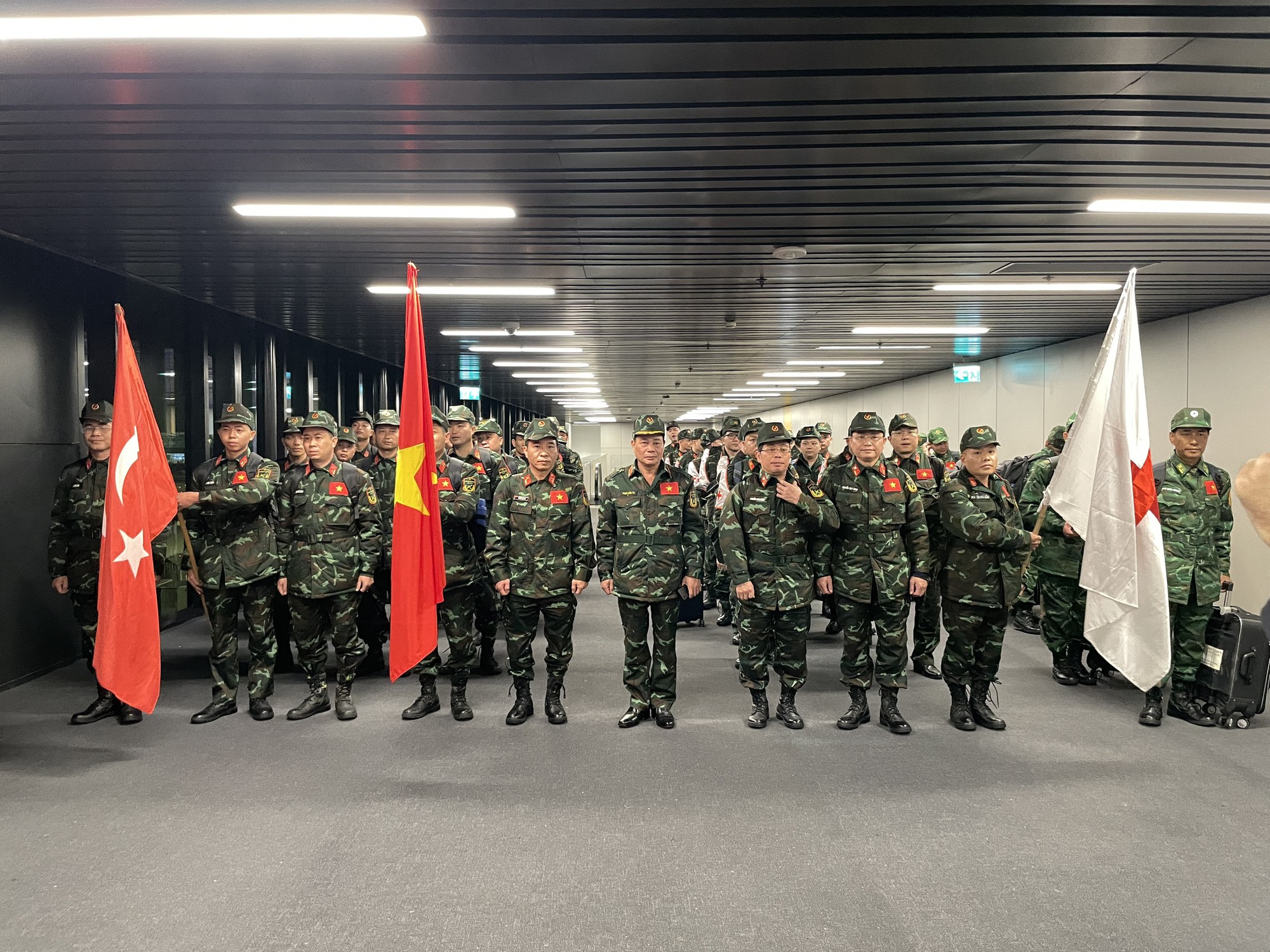 Lực lượng cứu hộ, cứu nạn của Qu&acirc;n đội Việt Nam đ&atilde; đến Thổ Nhĩ Kỳ - Ảnh 1.
