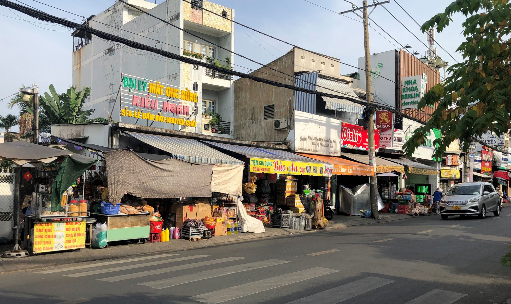 Vỉa hè, lòng đường: Quản sao cho vẹn đôi đường (*): Cần quy hoạch cụ thể, rõ ràng