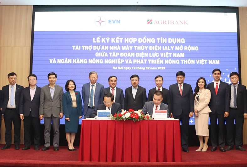 "Ông lớn" ngân hàng cấp 2.400 tỉ đồng cho EVN làm thuỷ điện Ialy mở rộng