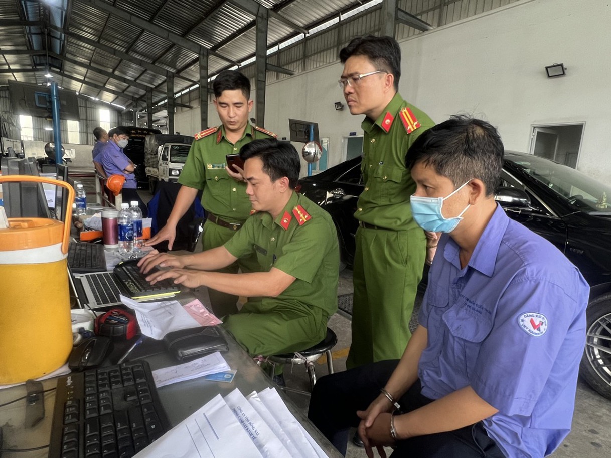 [Infographic] - Danh sách 33 trung tâm đăng kiểm bị tạm dừng hoạt động