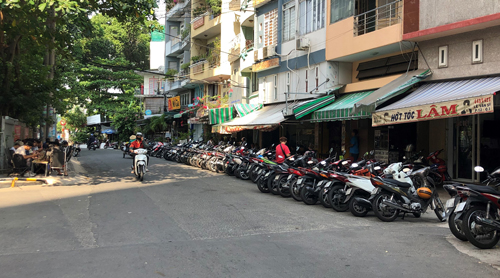Vỉa hè, lòng đường: Quản sao cho vẹn đôi đường (*): Nhiều lợi ích nếu khai thác hợp lý