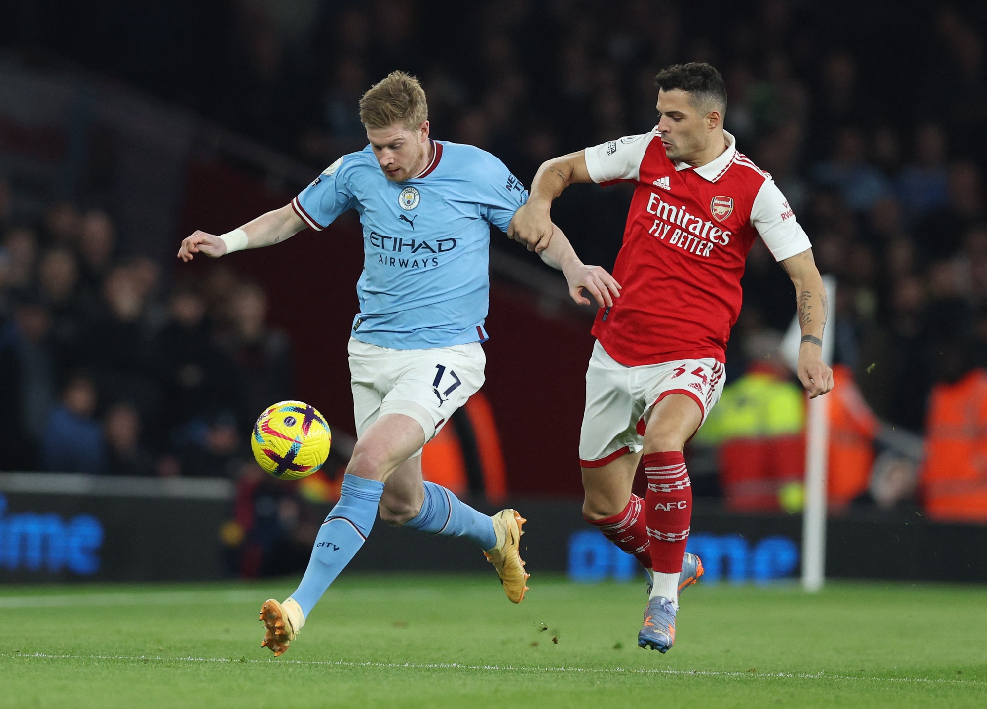Haaland bùng nổ, Man City đè bẹp Arsenal tại Emirates - Ảnh 2.
