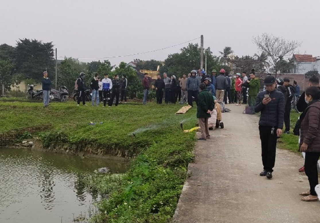 Thi thể cụ ông 90 tuổi nổi trên ao cá